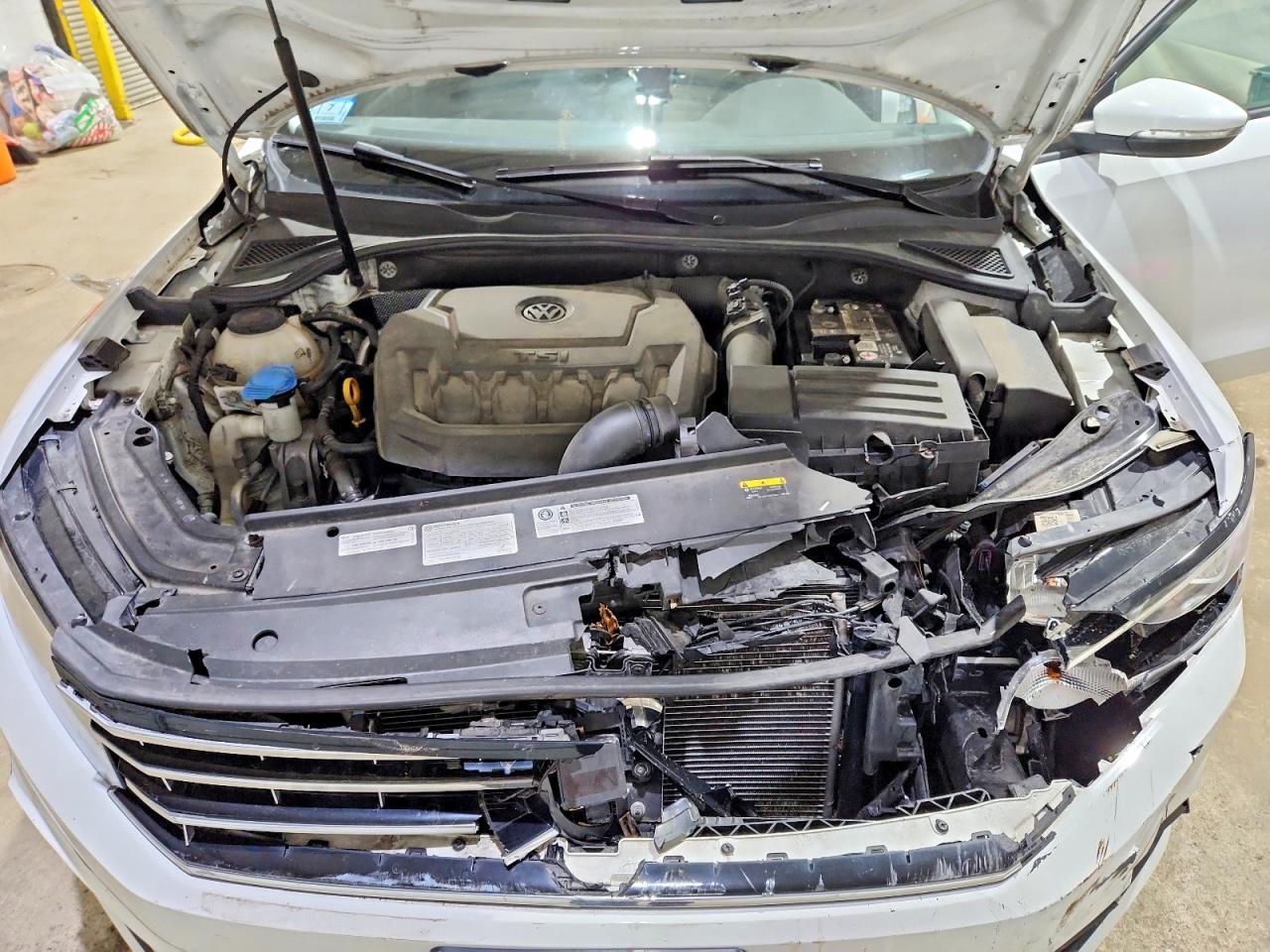 2019 VOLKSWAGEN PASSAT WOLFSBURG photo 21