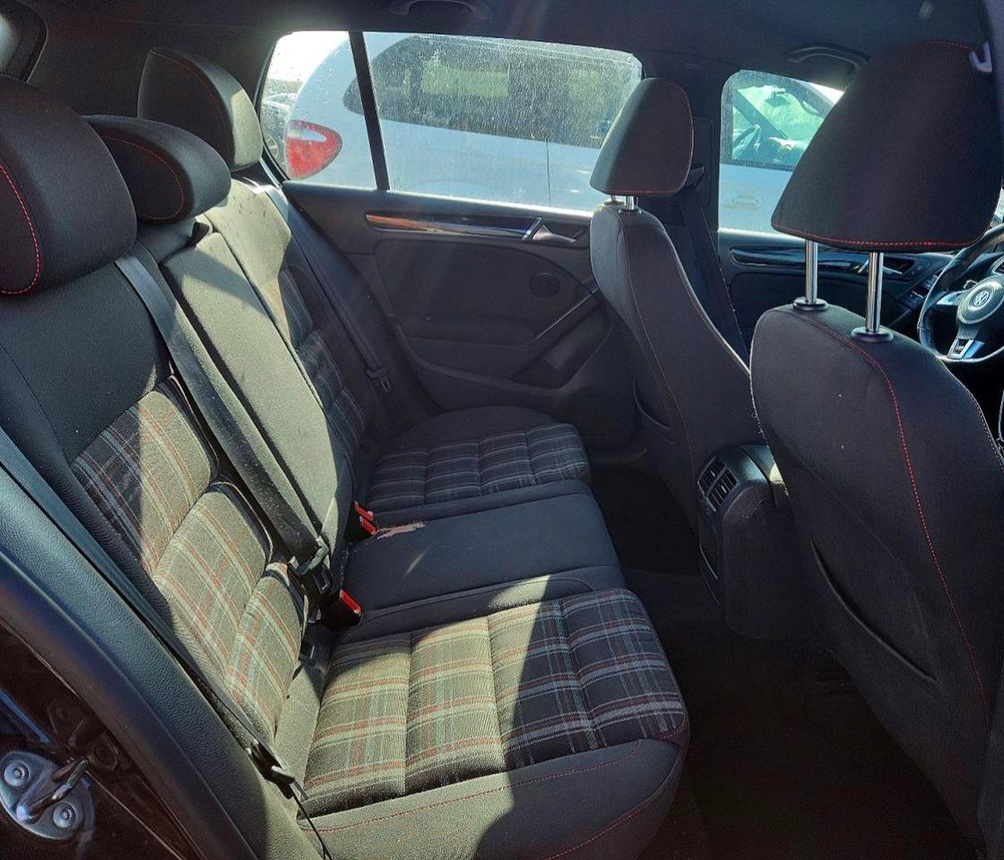 2011 VOLKSWAGEN GTI photo 19