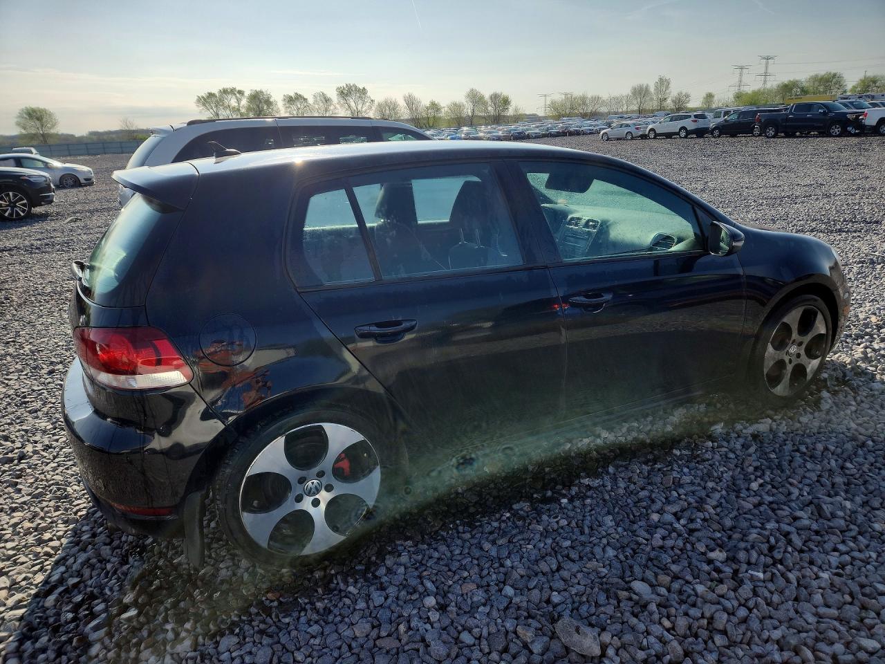 2011 VOLKSWAGEN GTI photo 5