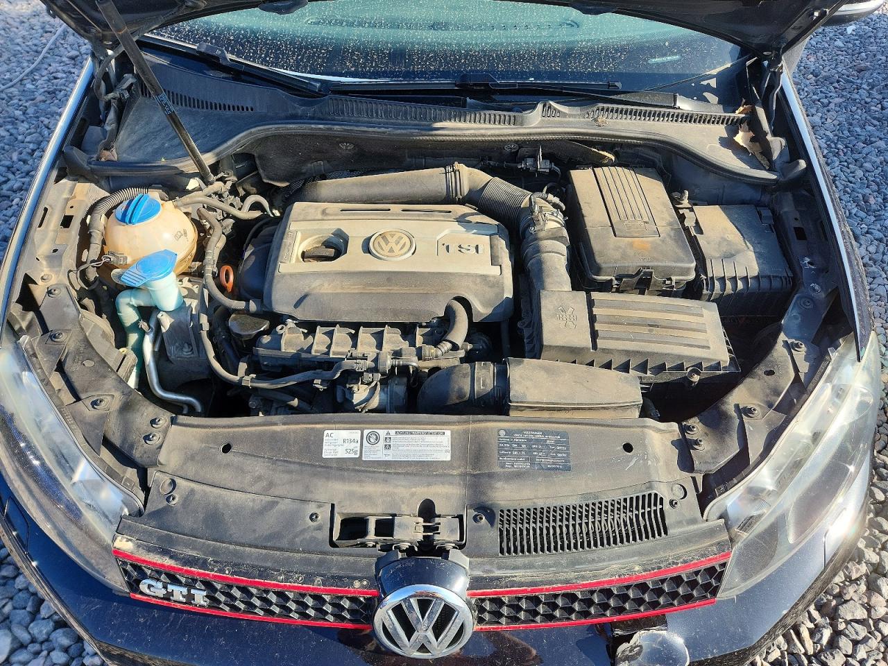 2011 VOLKSWAGEN GTI photo 21