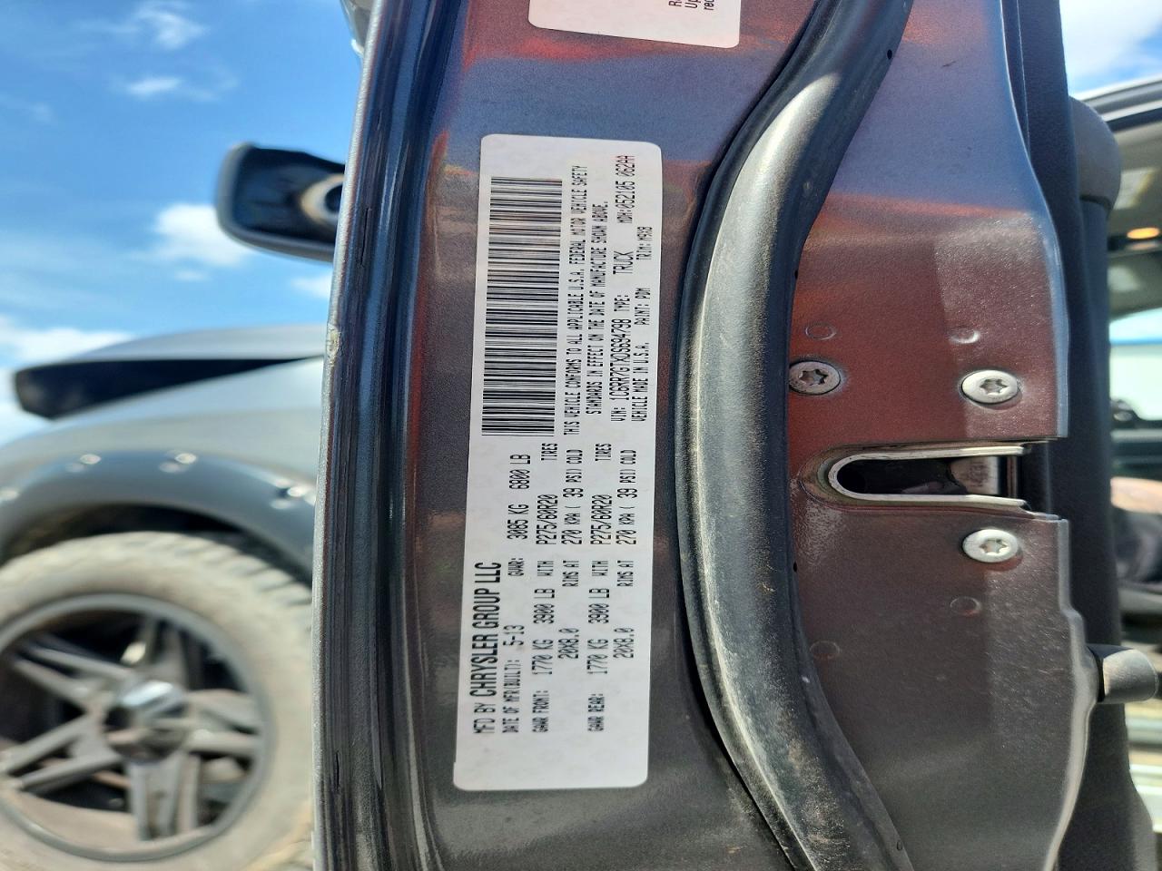 2013 RAM 1500 SLT photo 25