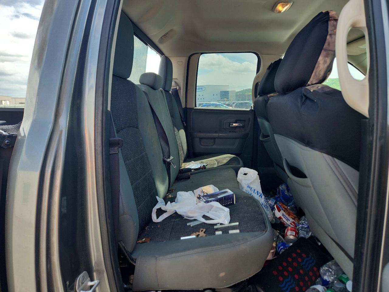 2013 RAM 1500 SLT photo 19