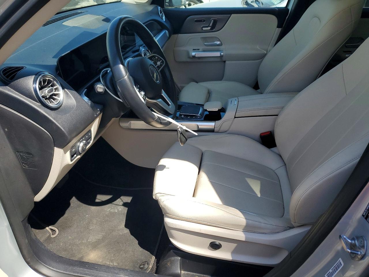 2021 MERCEDES-BENZ GLB 250 photo 13