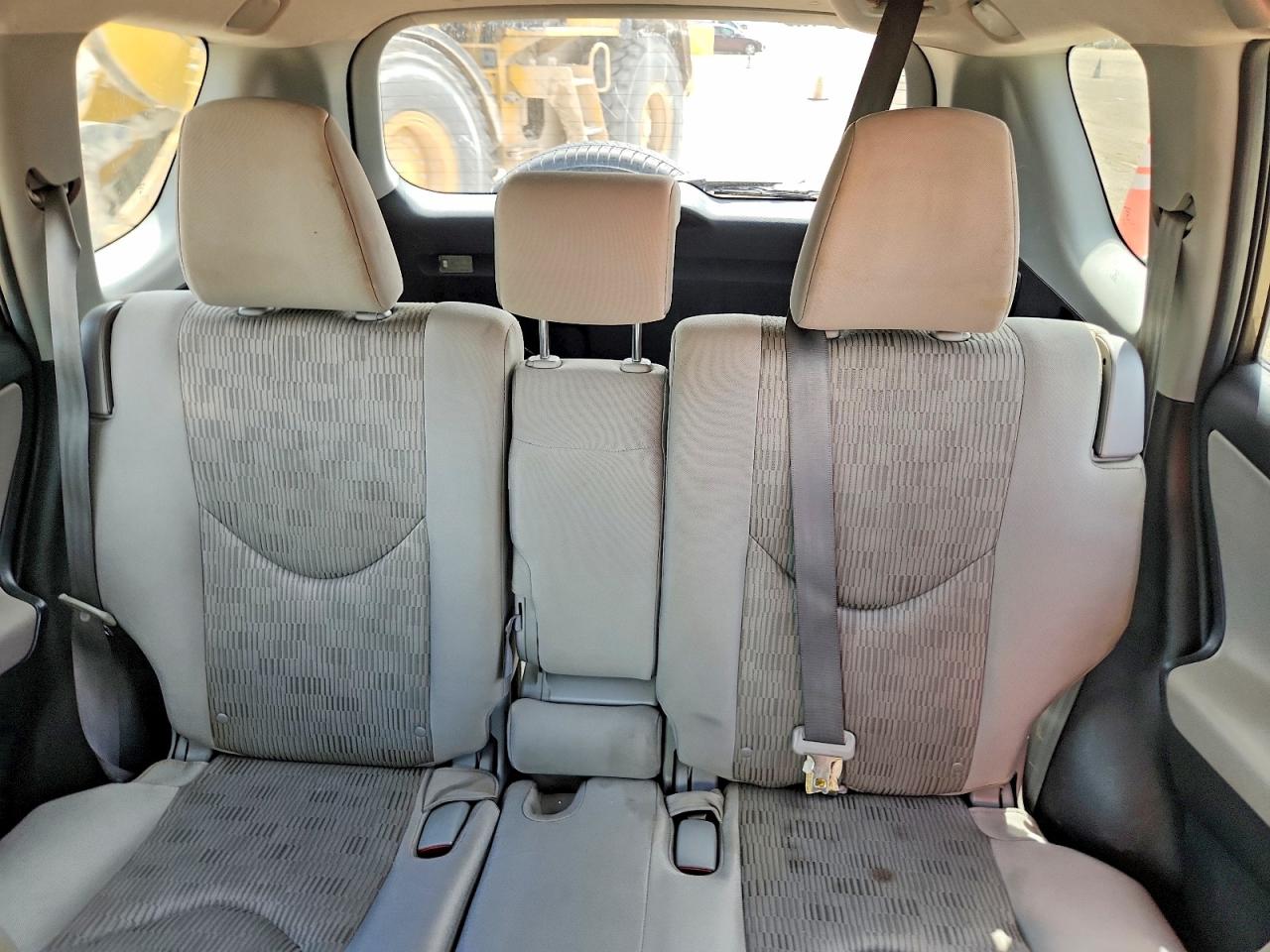 2012 TOYOTA RAV4 BASE photo 19