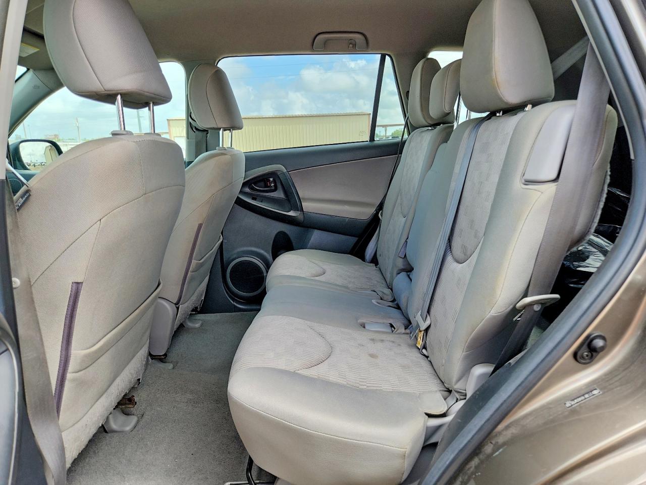 2012 TOYOTA RAV4 BASE photo 21