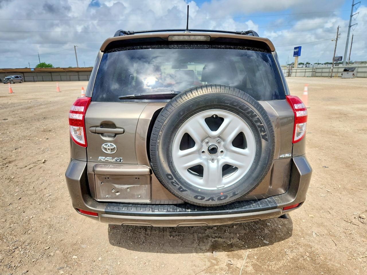 2012 TOYOTA RAV4 BASE photo 11