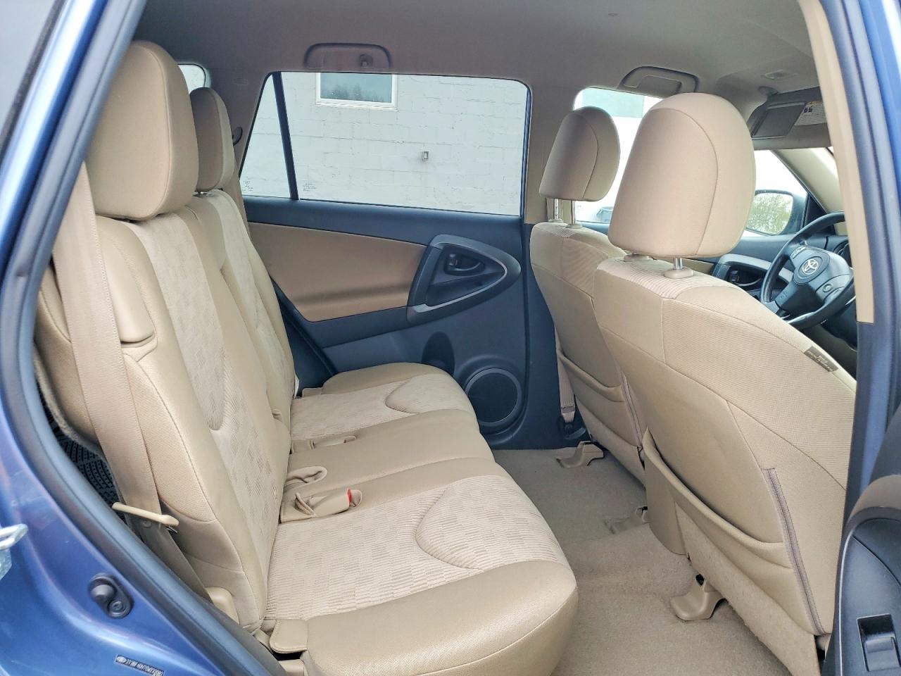 2012 TOYOTA RAV4 BASE photo 31