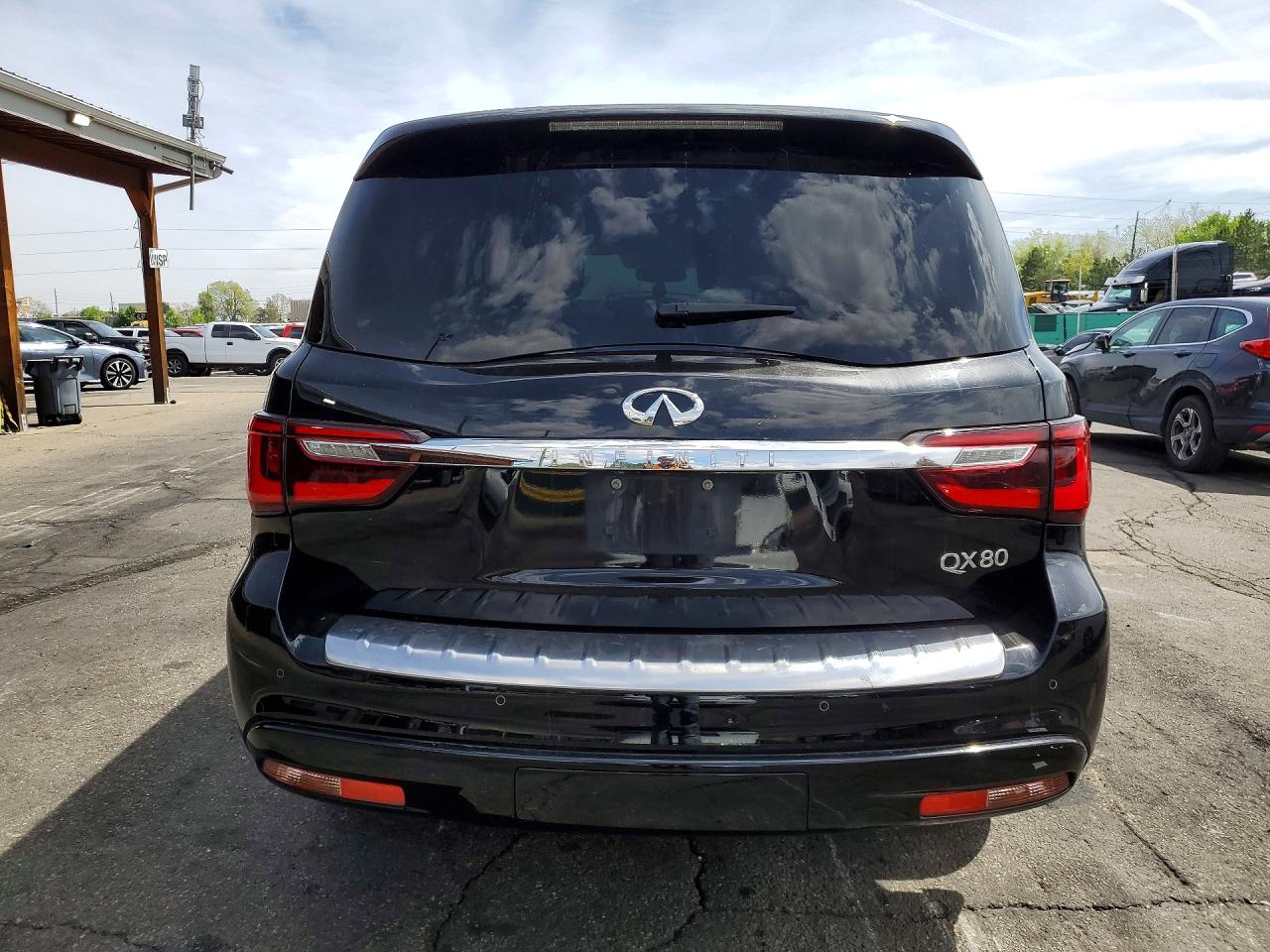 2019 INFINITI QX80 LUXE photo 11