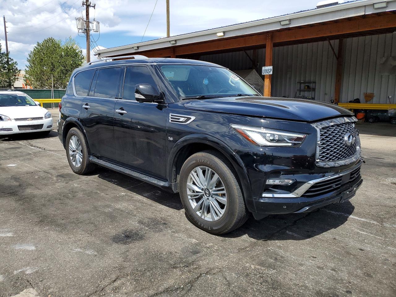 2019 INFINITI QX80 LUXE photo 7
