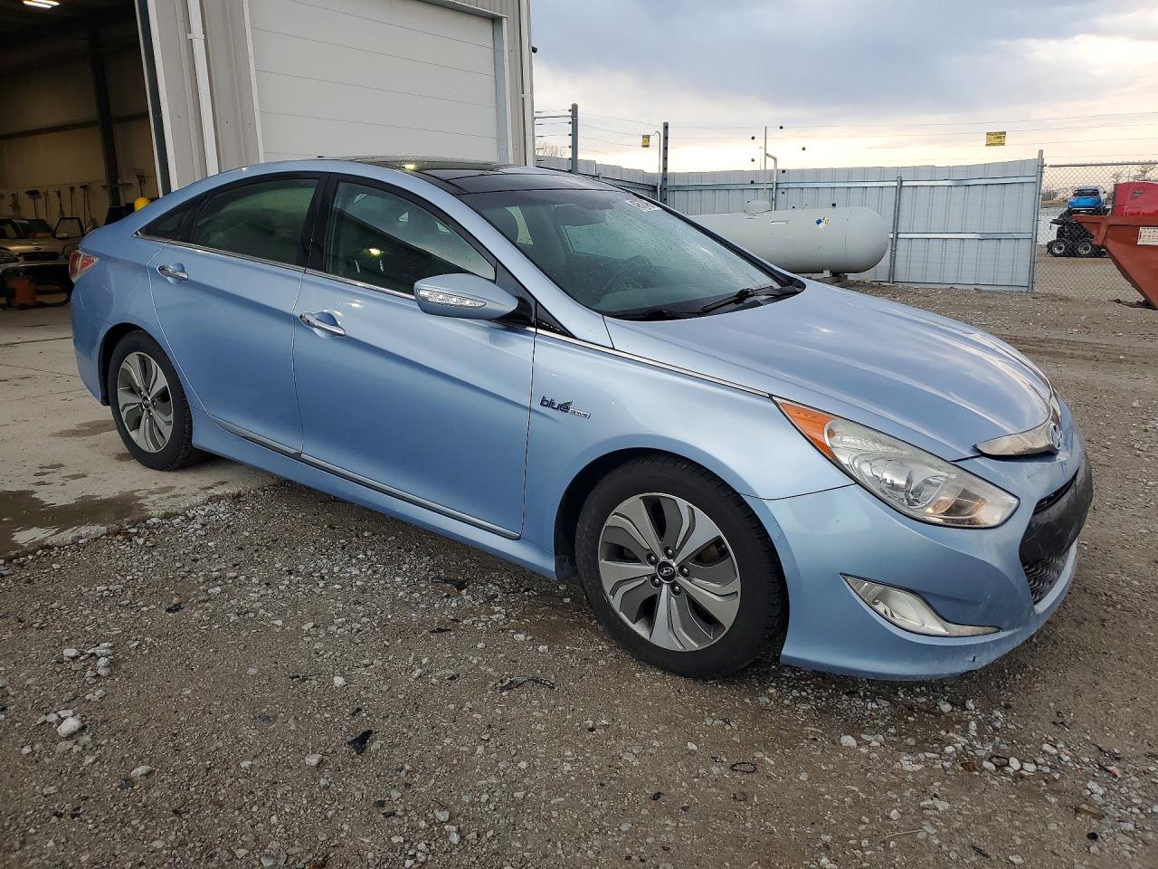 2013 HYUNDAI SONATA photo 10