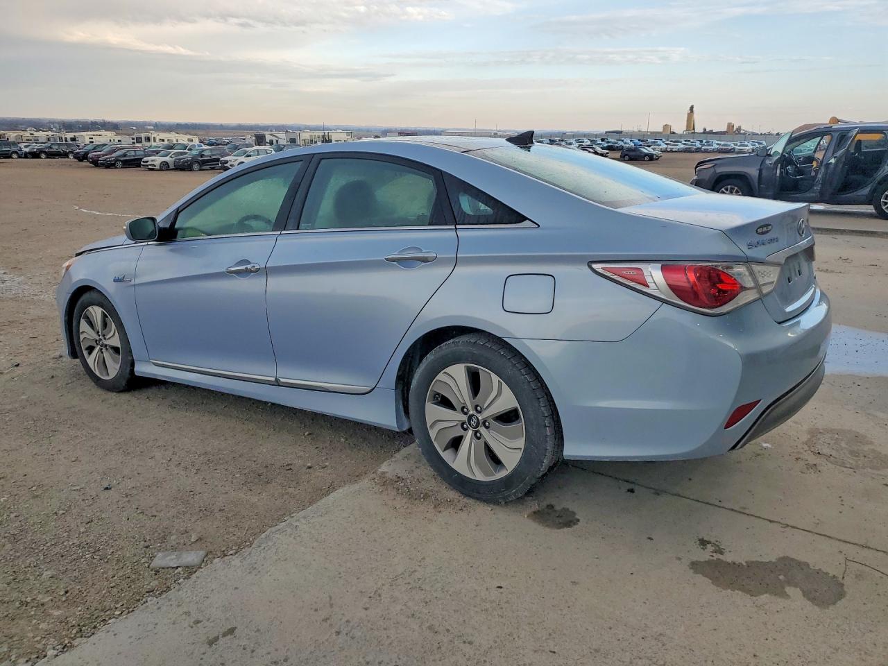 2013 HYUNDAI SONATA photo 4