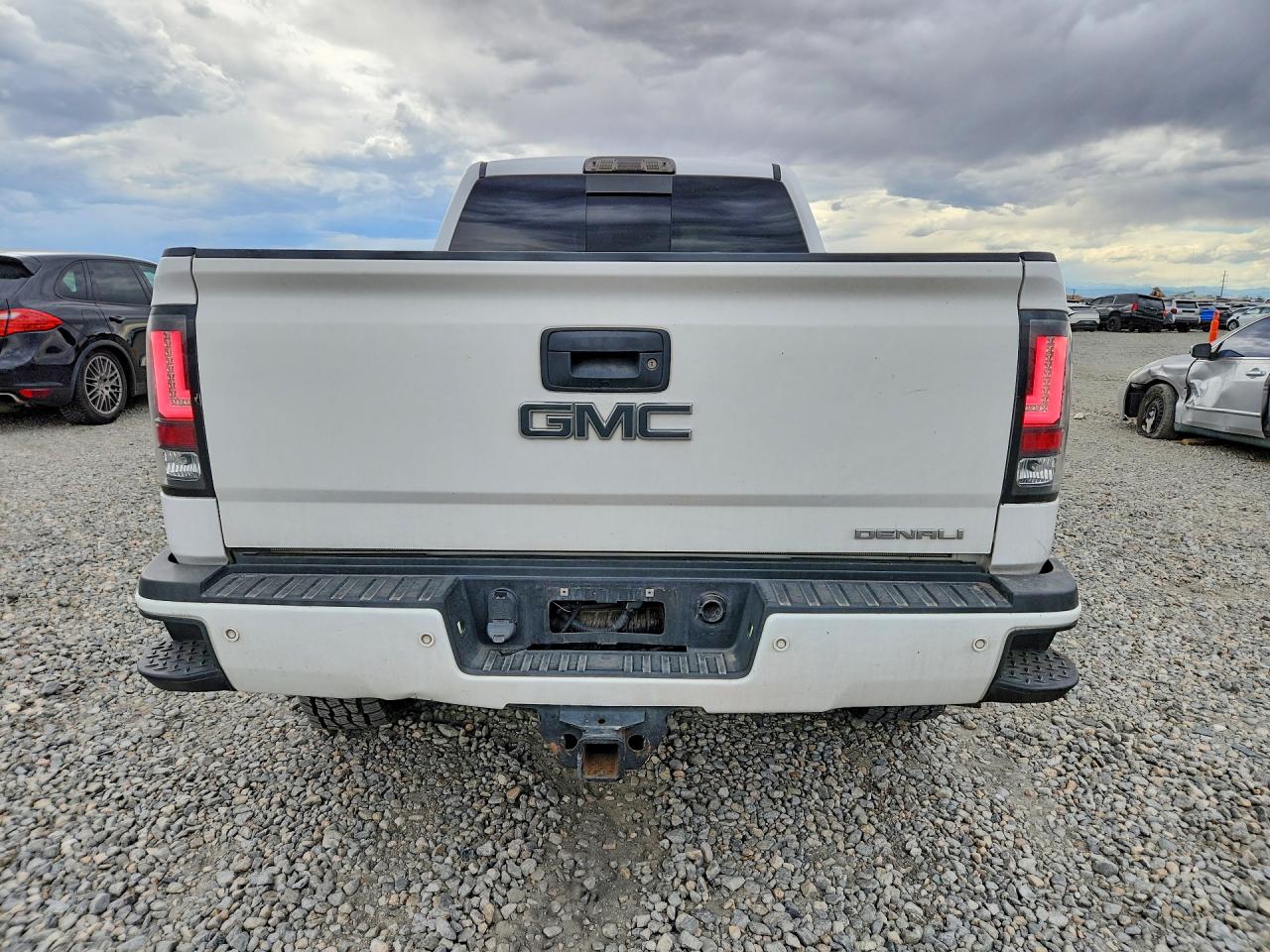 2015 GMC SIERRA K2500 DENALI photo 16