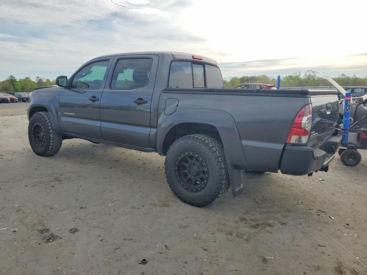 2013 TOYOTA TACOMA V6 photo 4