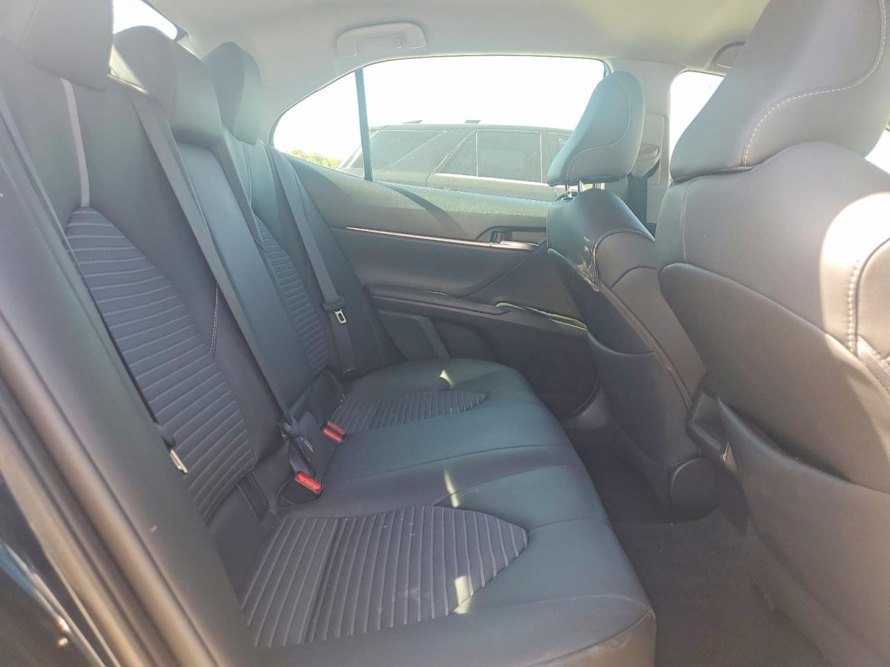 2018 TOYOTA CAMRY SE photo 28