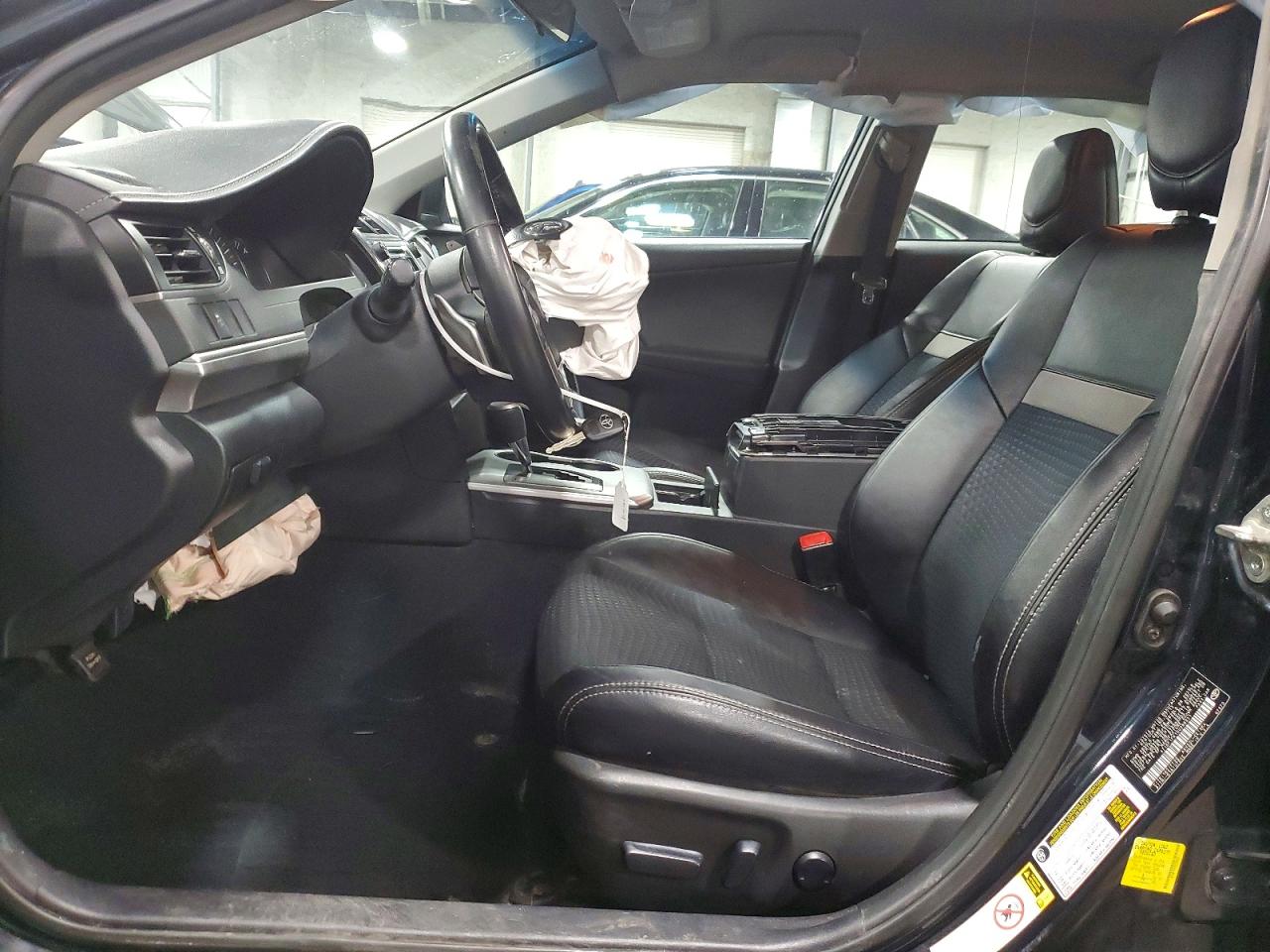 2013 TOYOTA CAMRY SE photo 19