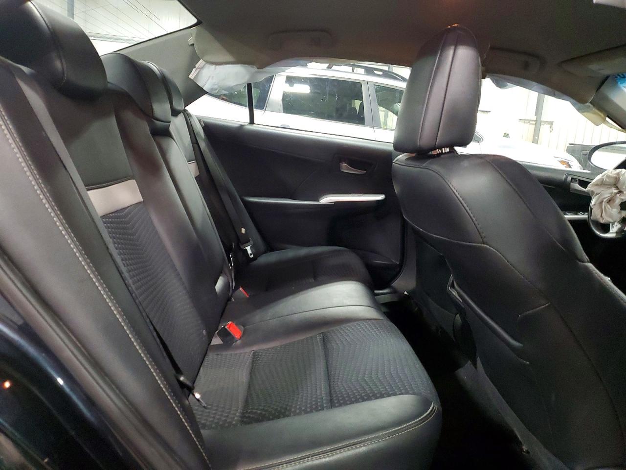 2013 TOYOTA CAMRY SE photo 28
