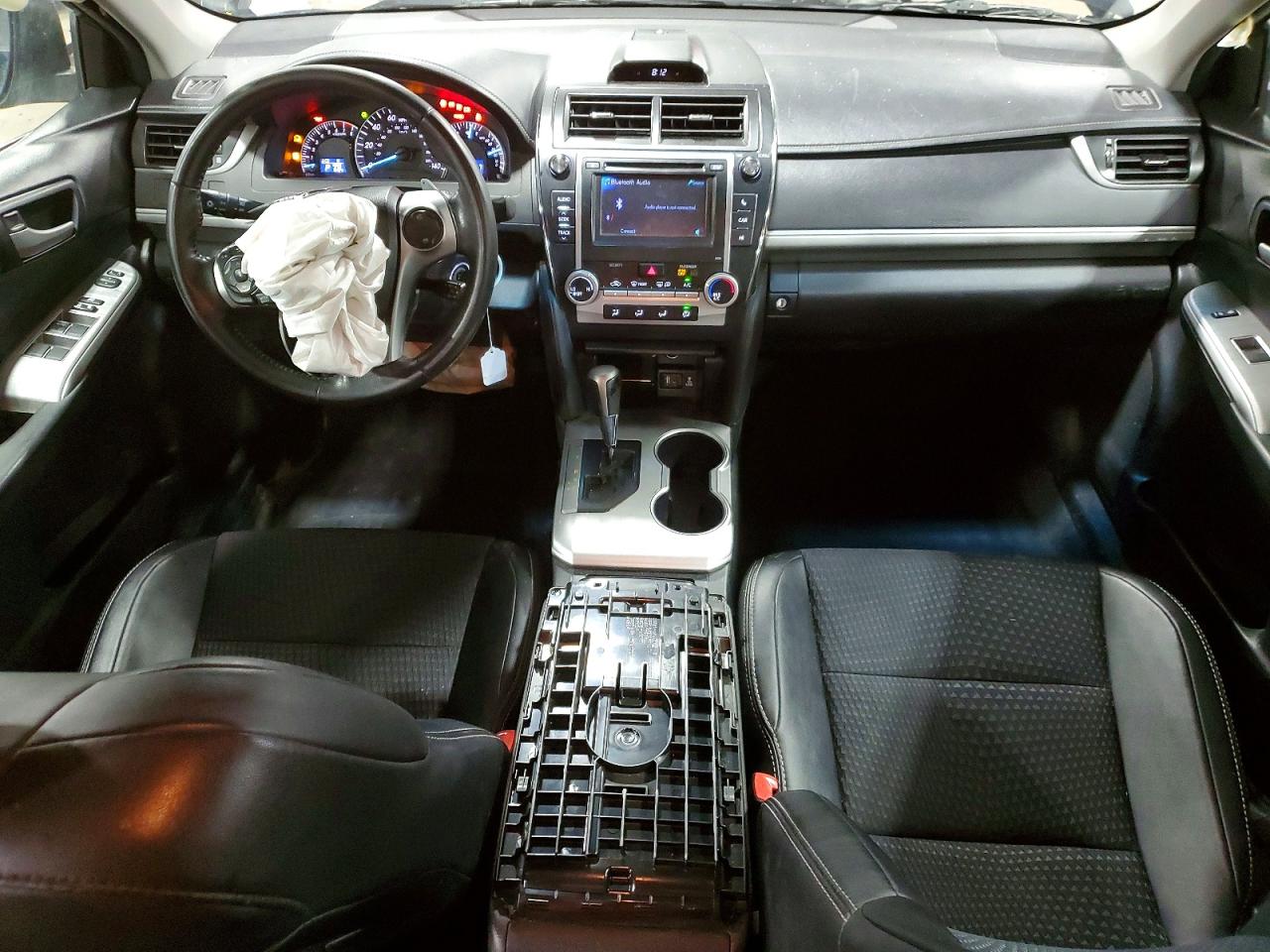 2013 TOYOTA CAMRY SE photo 22