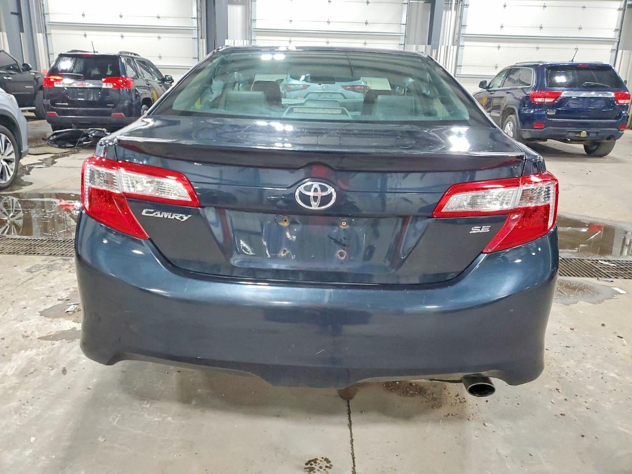 2013 TOYOTA CAMRY SE photo 16