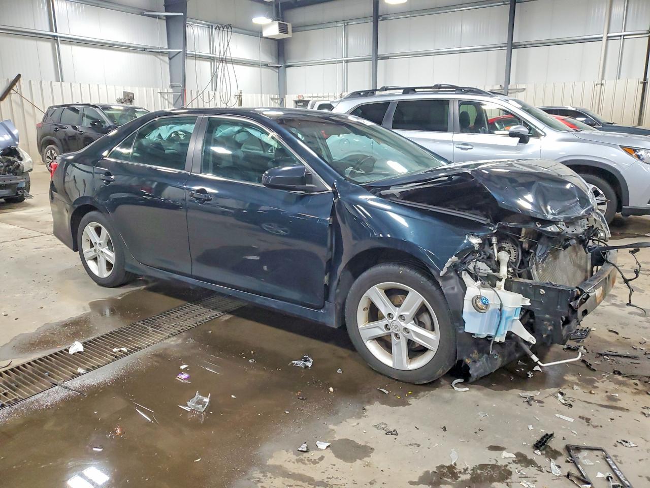 2013 TOYOTA CAMRY SE photo 10