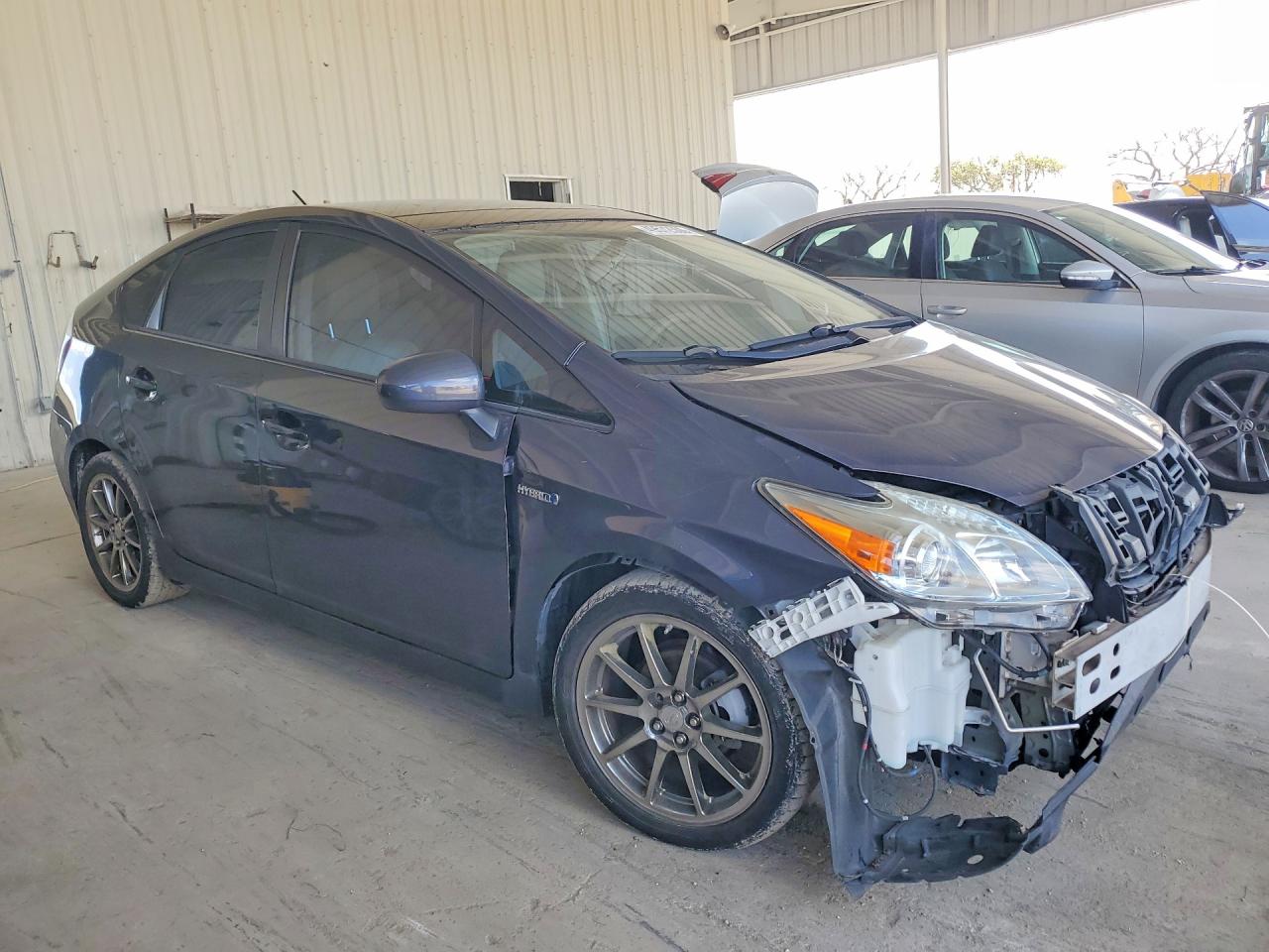 2010 TOYOTA PRIUS III photo 7