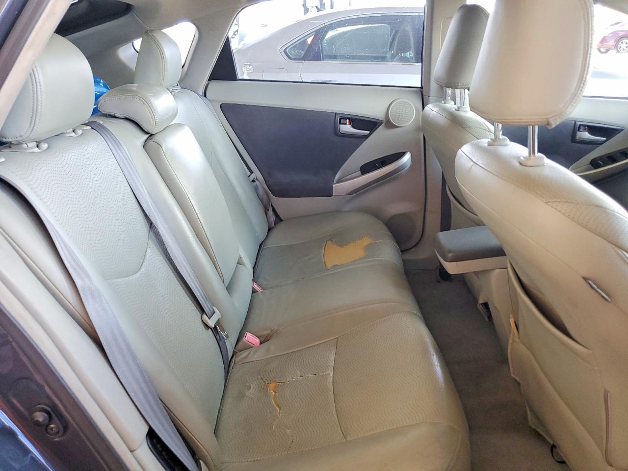 2010 TOYOTA PRIUS III photo 19