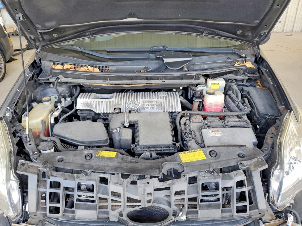 2010 TOYOTA PRIUS III photo 21