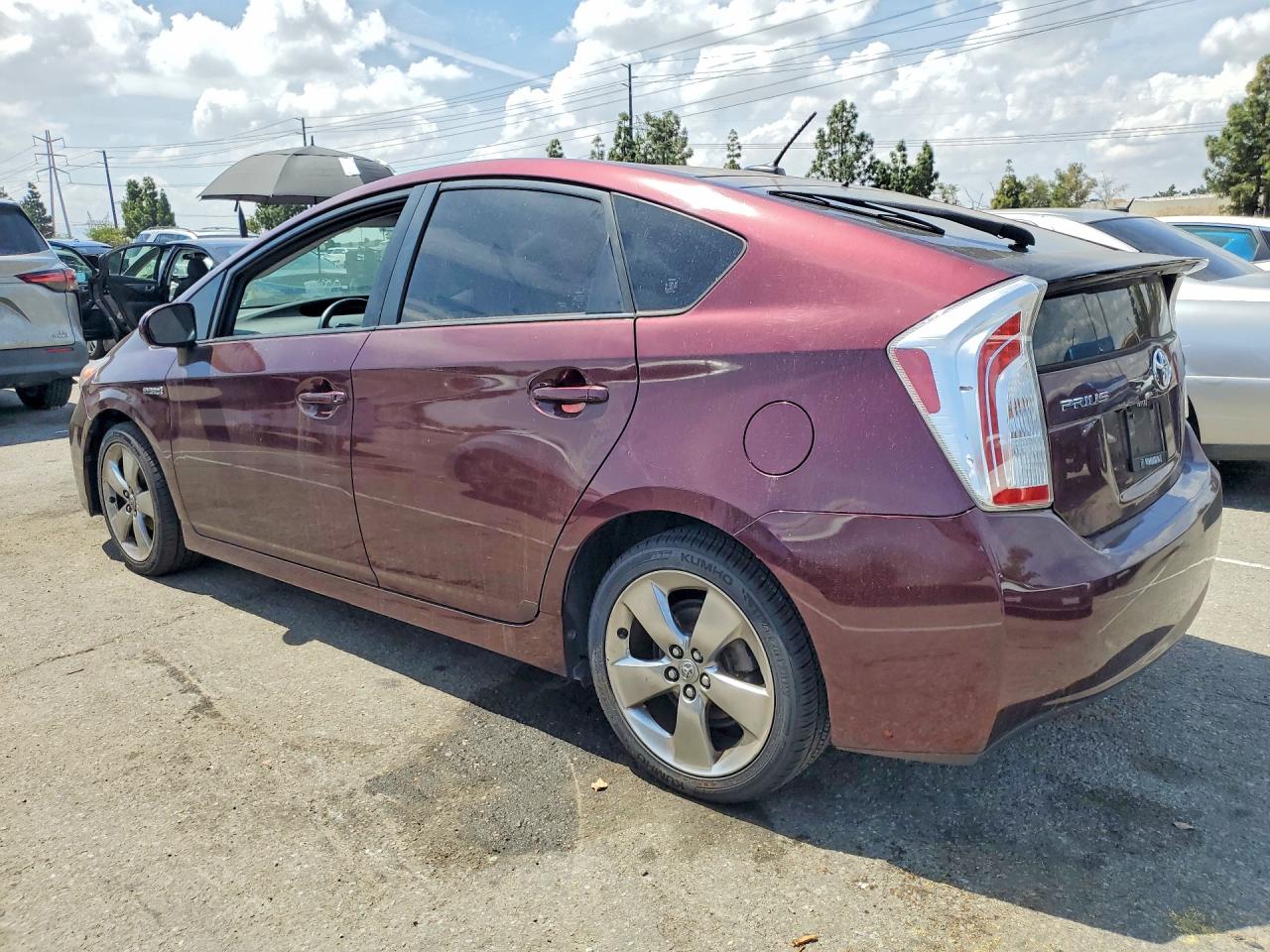 2013 TOYOTA PRIUS photo 4