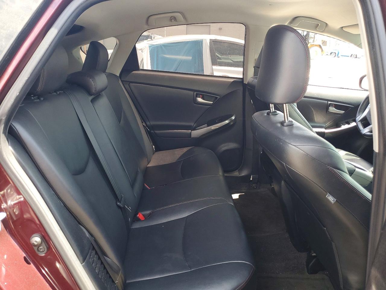 2013 TOYOTA PRIUS photo 28