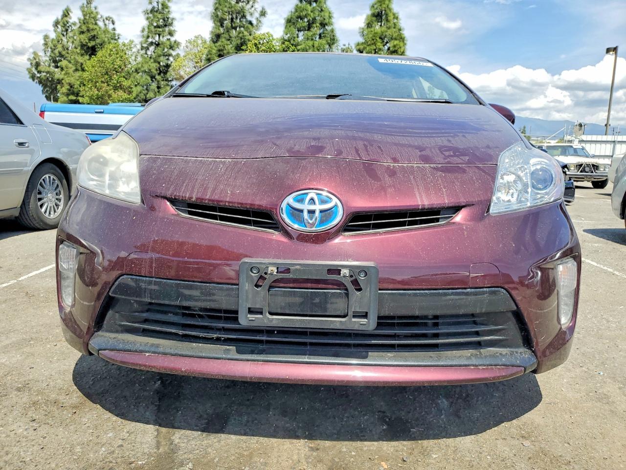 2013 TOYOTA PRIUS photo 13