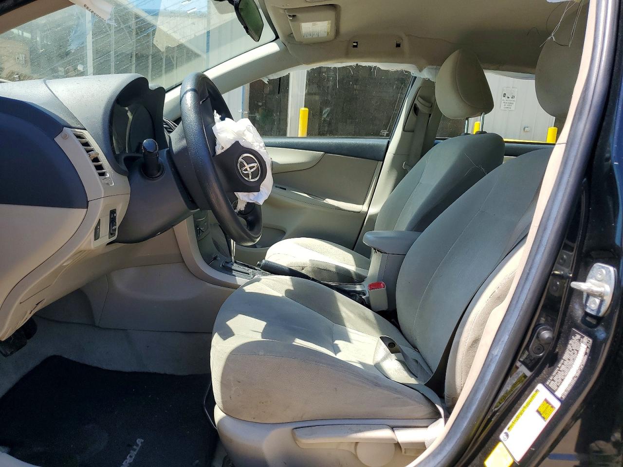 2012 TOYOTA COROLLA L photo 13