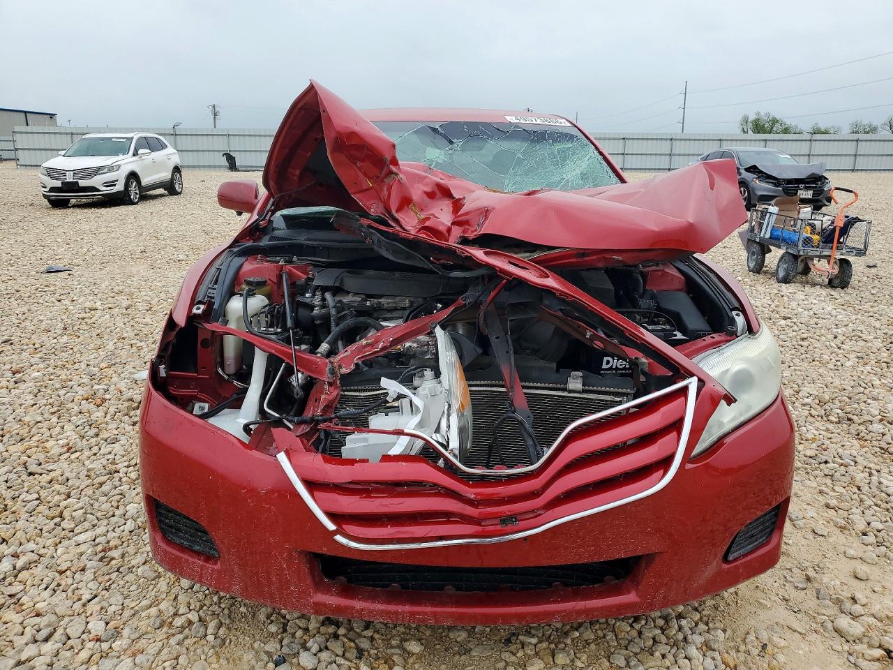 2011 TOYOTA CAMRY photo 13