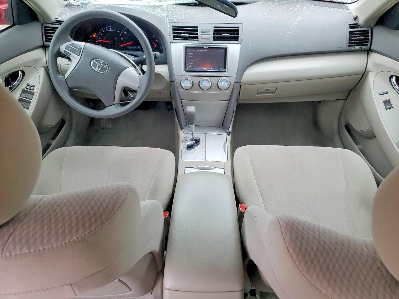 2011 TOYOTA CAMRY photo 22