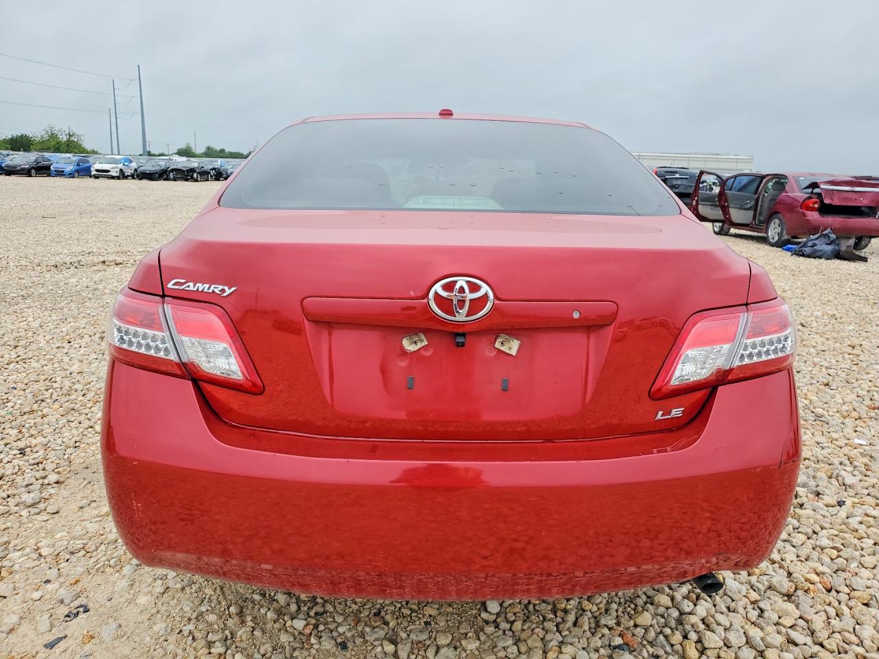 2011 TOYOTA CAMRY photo 16