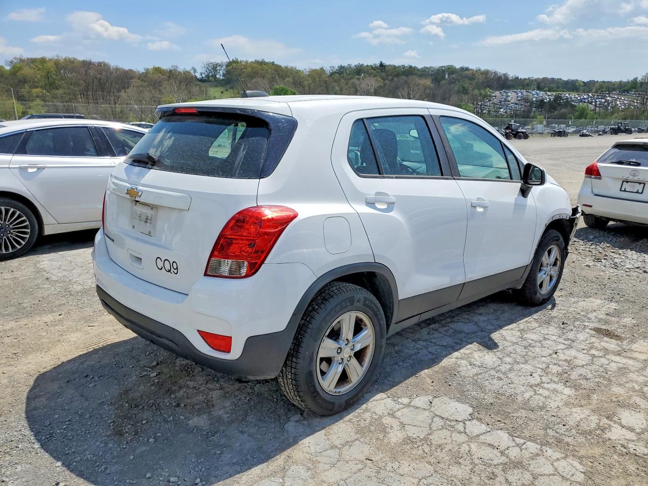 2019 CHEVROLET TRAX LS photo 7