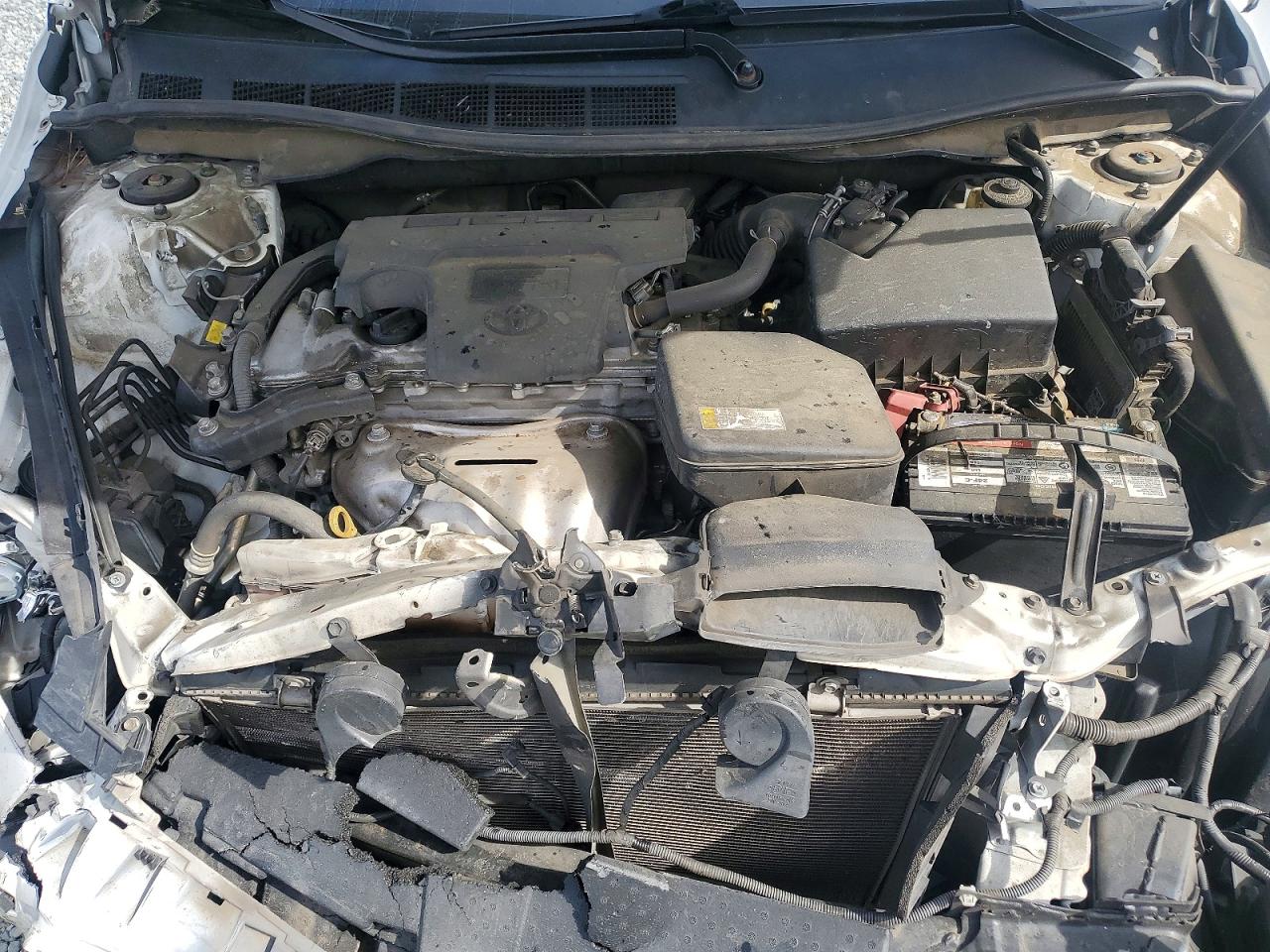 2016 TOYOTA CAMRY LE photo 31