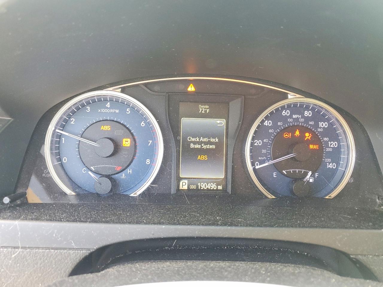 2016 TOYOTA CAMRY LE photo 25