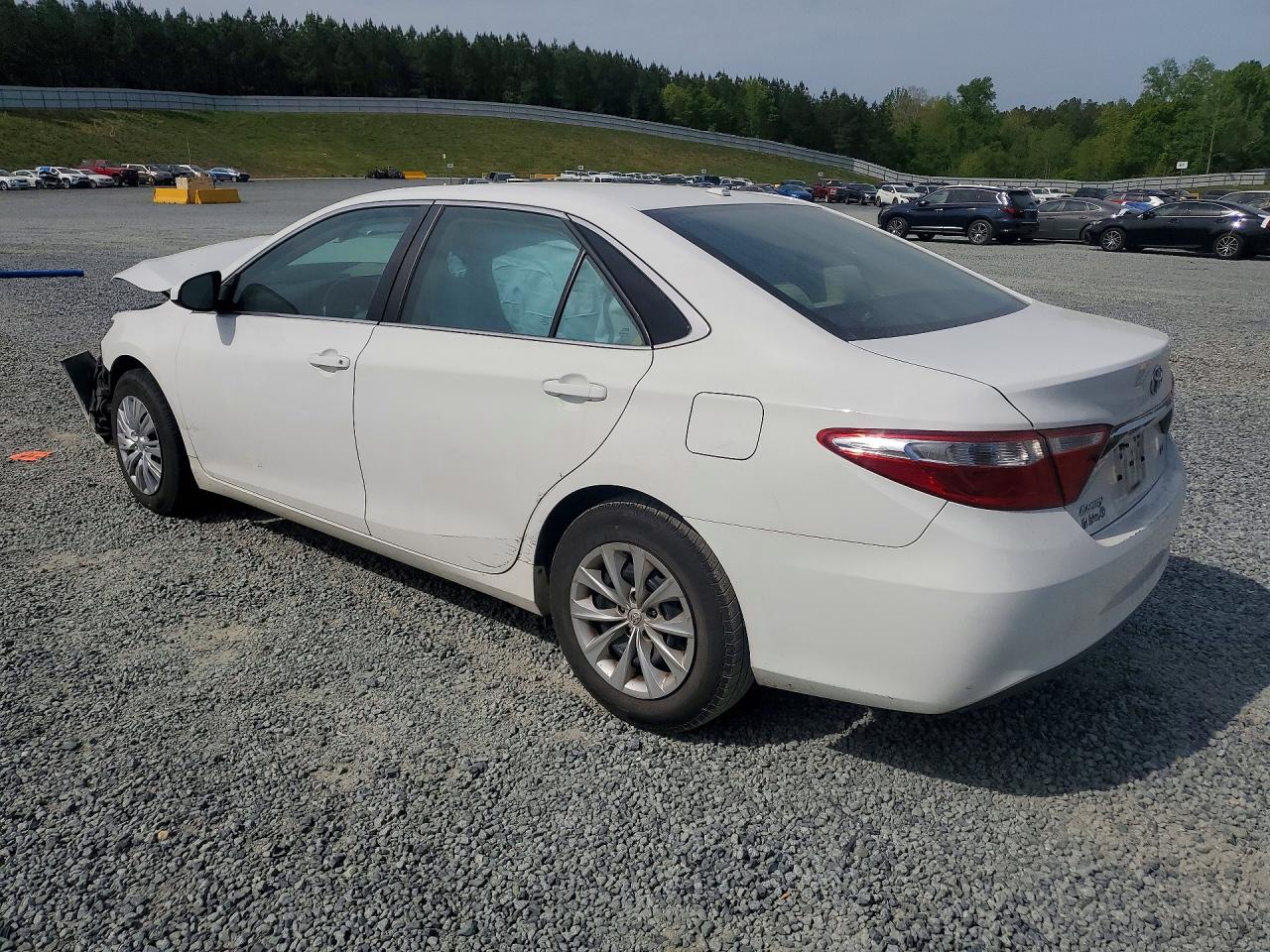 2016 TOYOTA CAMRY LE photo 4