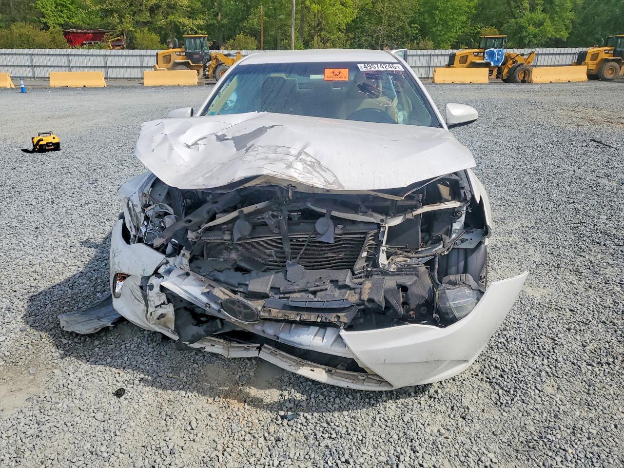 2016 TOYOTA CAMRY LE photo 13