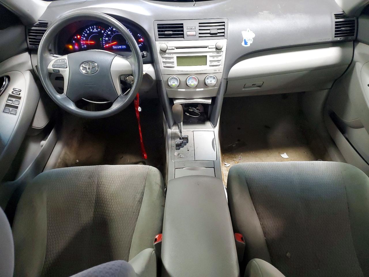 2011 TOYOTA CAMRY LE photo 15