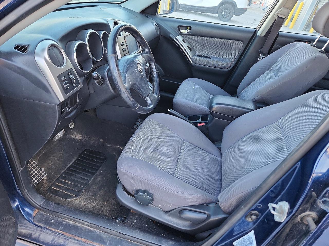 2003 TOYOTA COROLLA MATRIX XR photo 13