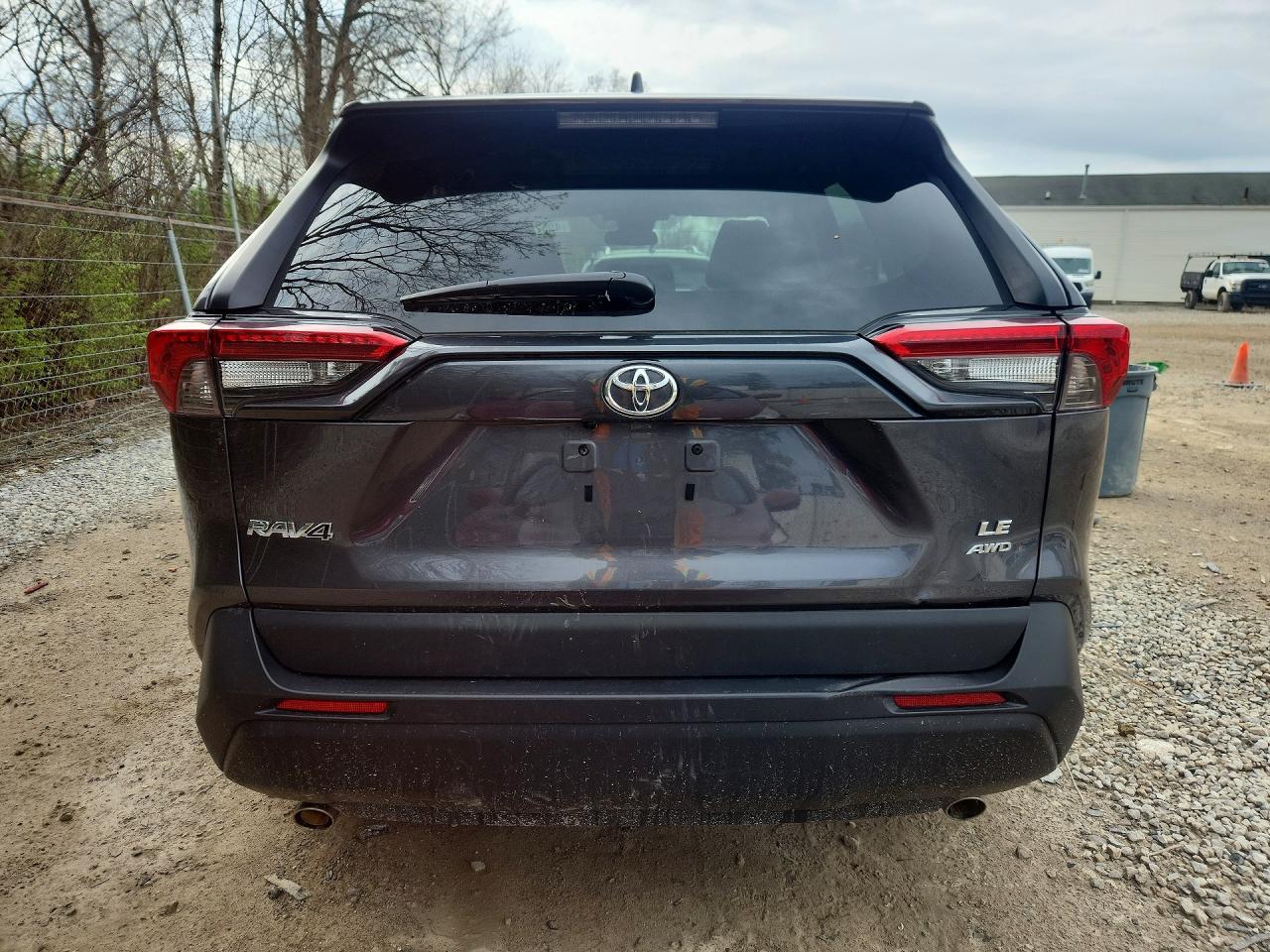 2022 TOYOTA RAV4 LE photo 6
