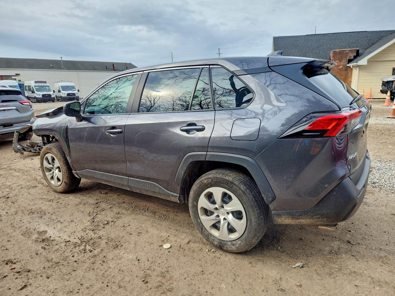 2022 TOYOTA RAV4 LE photo 2