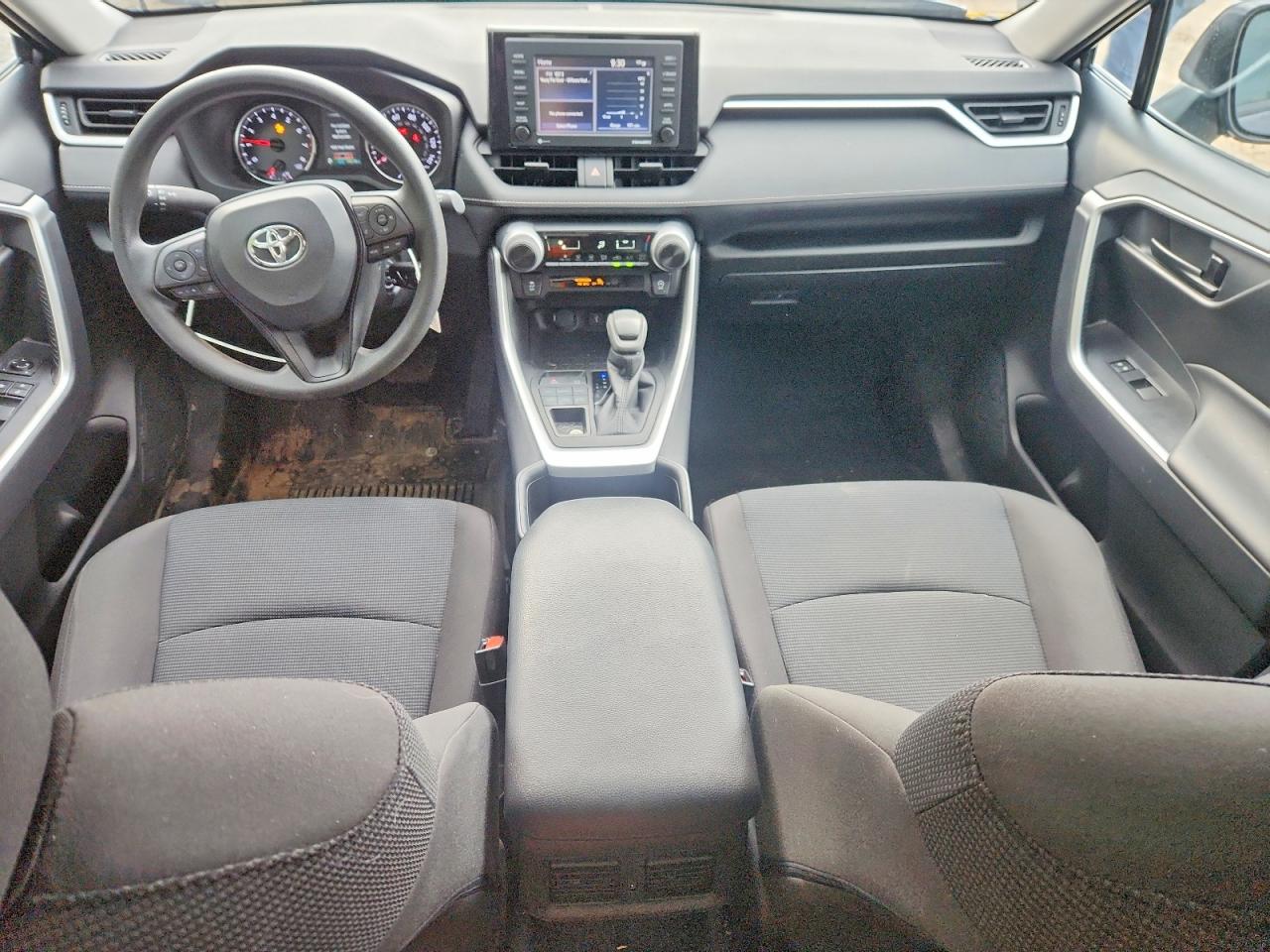 2022 TOYOTA RAV4 LE photo 8