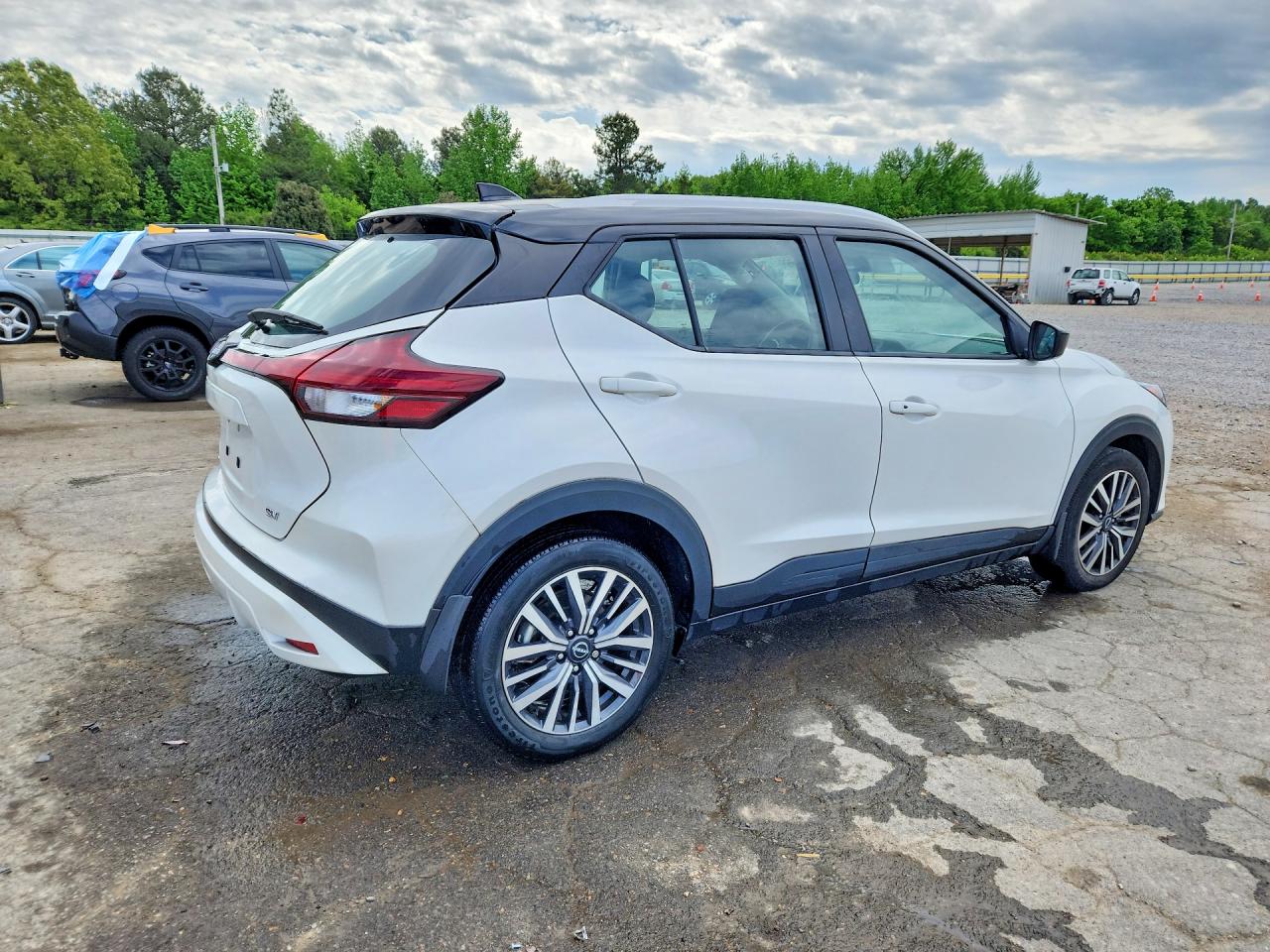 2023 NISSAN KICKS SV photo 5