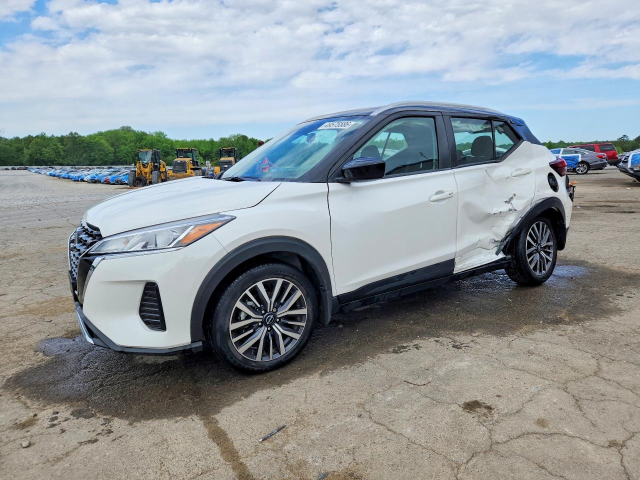 2023 NISSAN KICKS