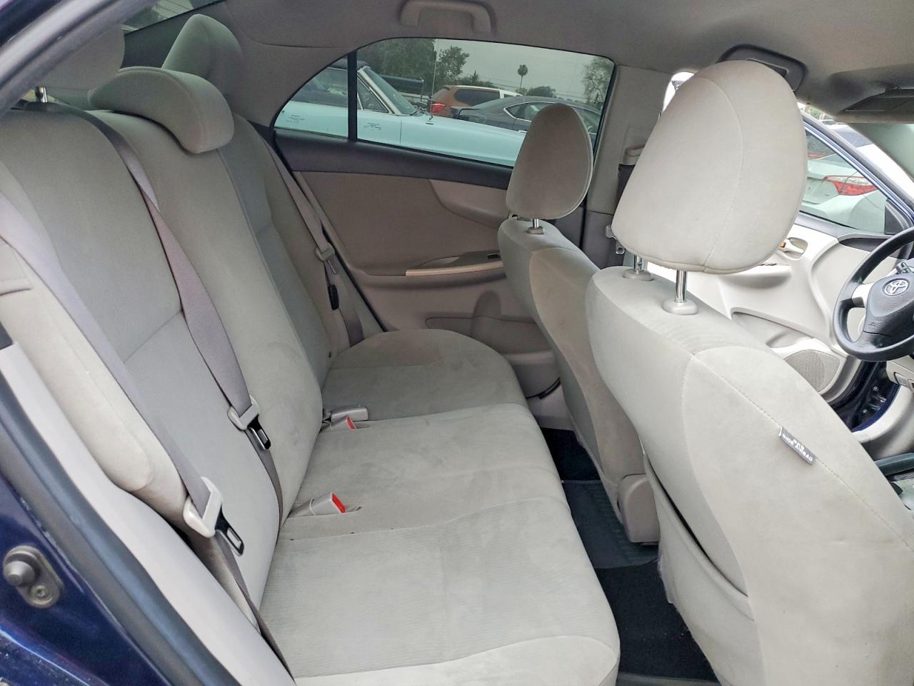 2011 TOYOTA COROLLA LE photo 19