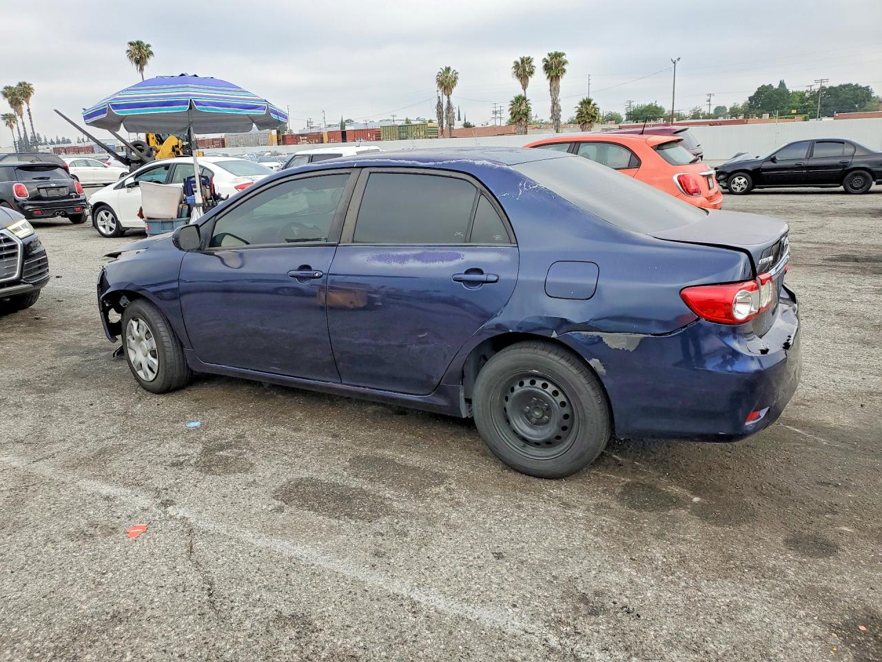 2011 TOYOTA COROLLA LE photo 3