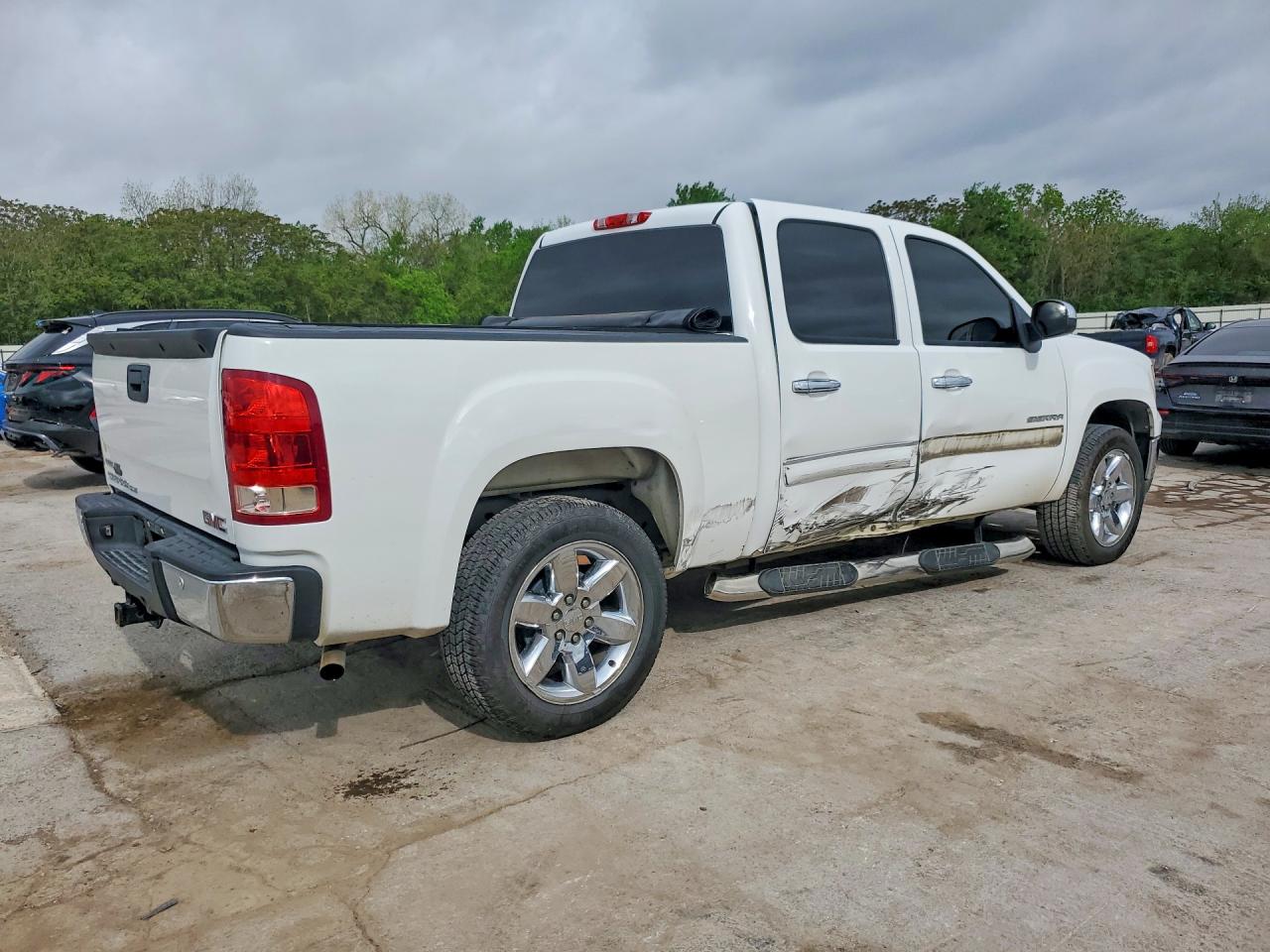 2012 GMC SIERRA C1500 SLE photo 3