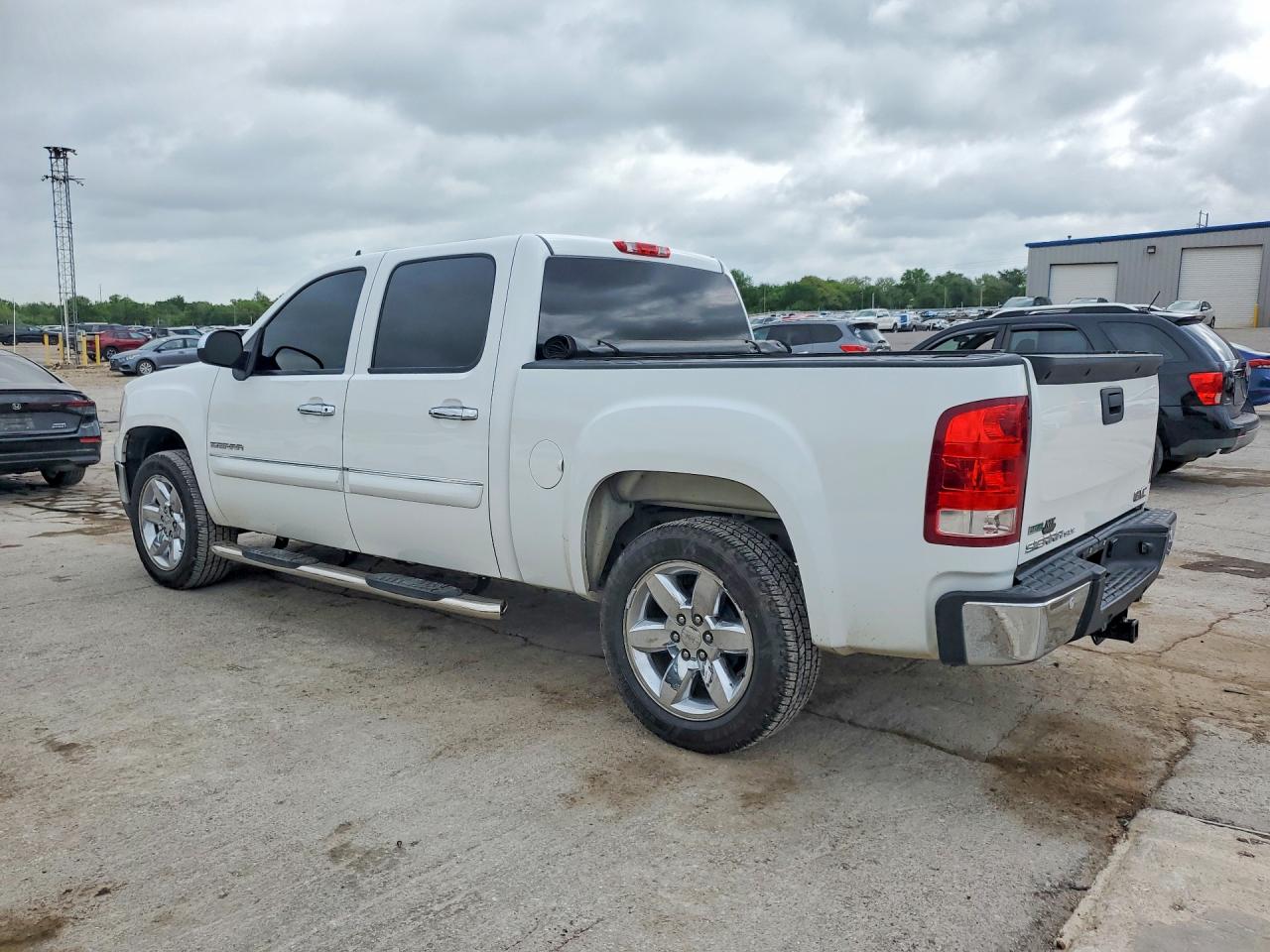 2012 GMC SIERRA C1500 SLE photo 2