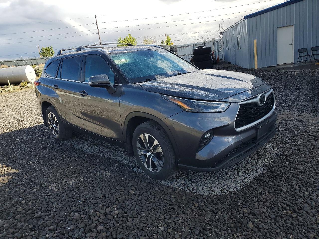 2023 TOYOTA HIGHLANDER XLE photo 10